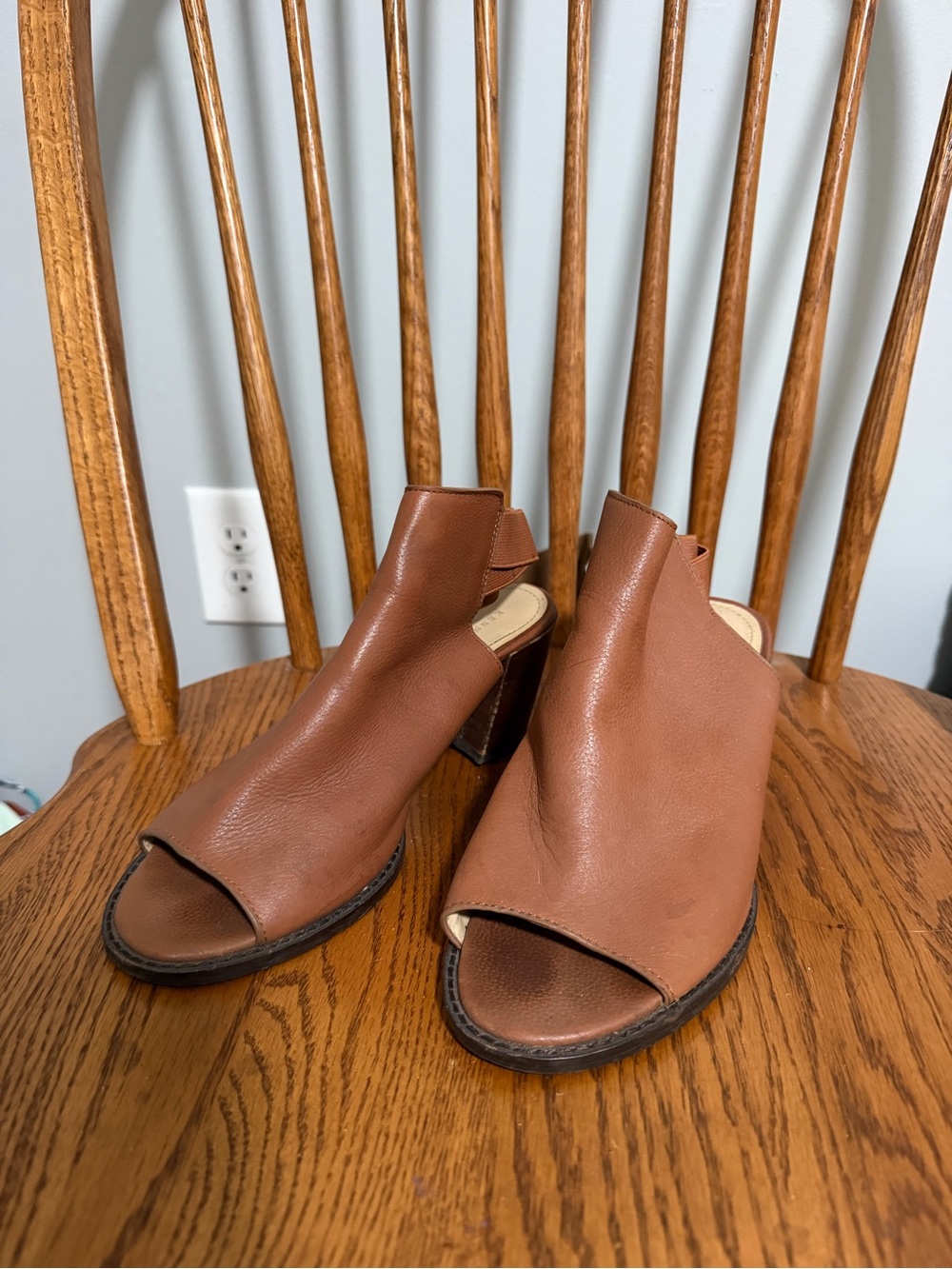 Kenneth Cole Tan Open-Toe Block Heel Sandals